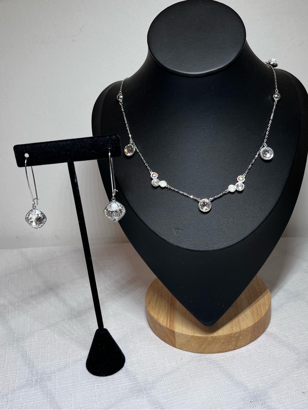 Swarovski Crystal Constella Style Necklace and Drop Earring Set 
LIKE NEW